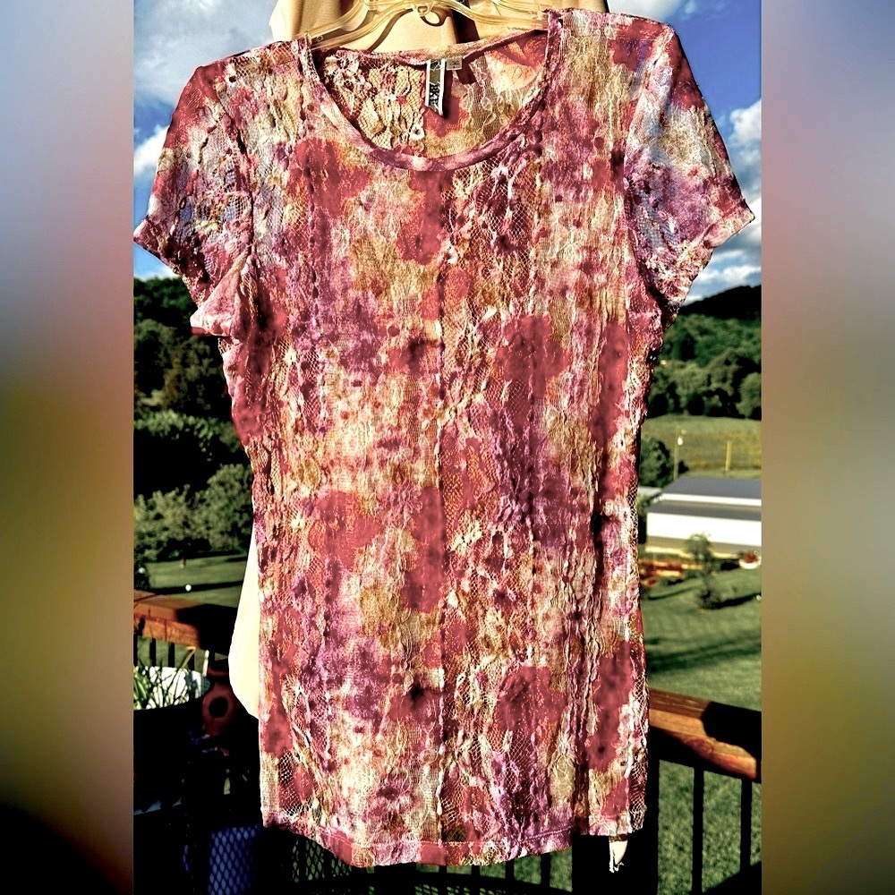 🩷BKE Sheer light weight Floral Large top. Boho, summer breeze, Light weight